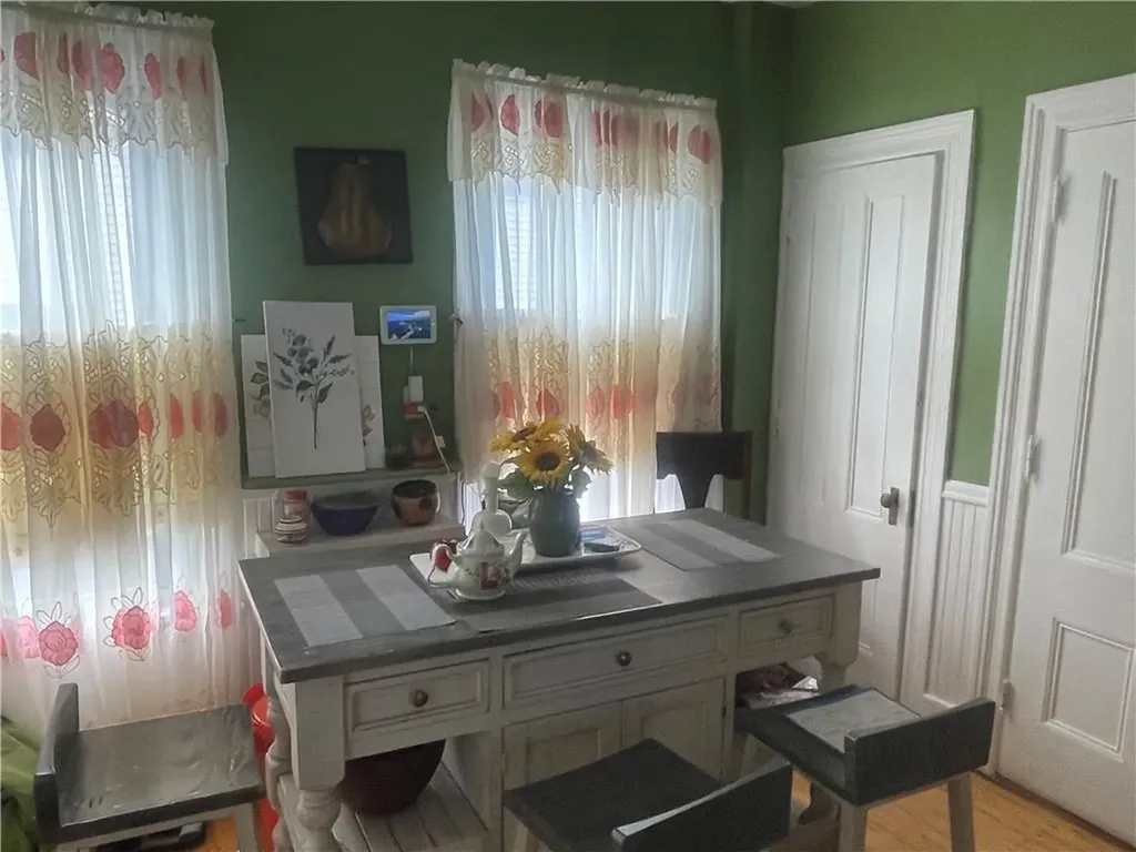 82 Jefferson Avenue Pawtucket RI 02860