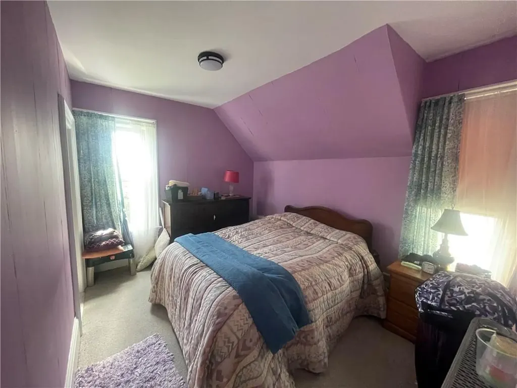 82 Jefferson Avenue Pawtucket RI 02860