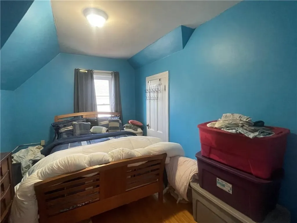 82 Jefferson Avenue Pawtucket RI 02860