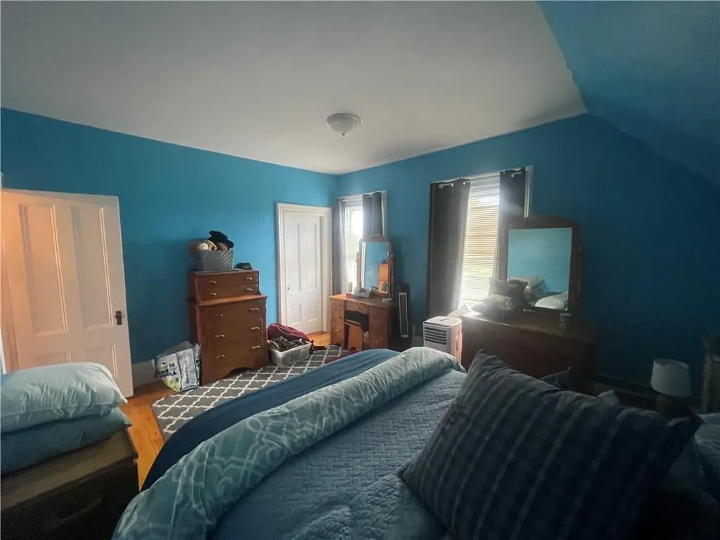 82 Jefferson Avenue Pawtucket RI 02860