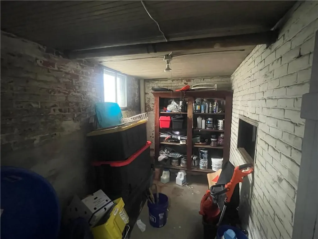 82 Jefferson Avenue Pawtucket RI 02860
