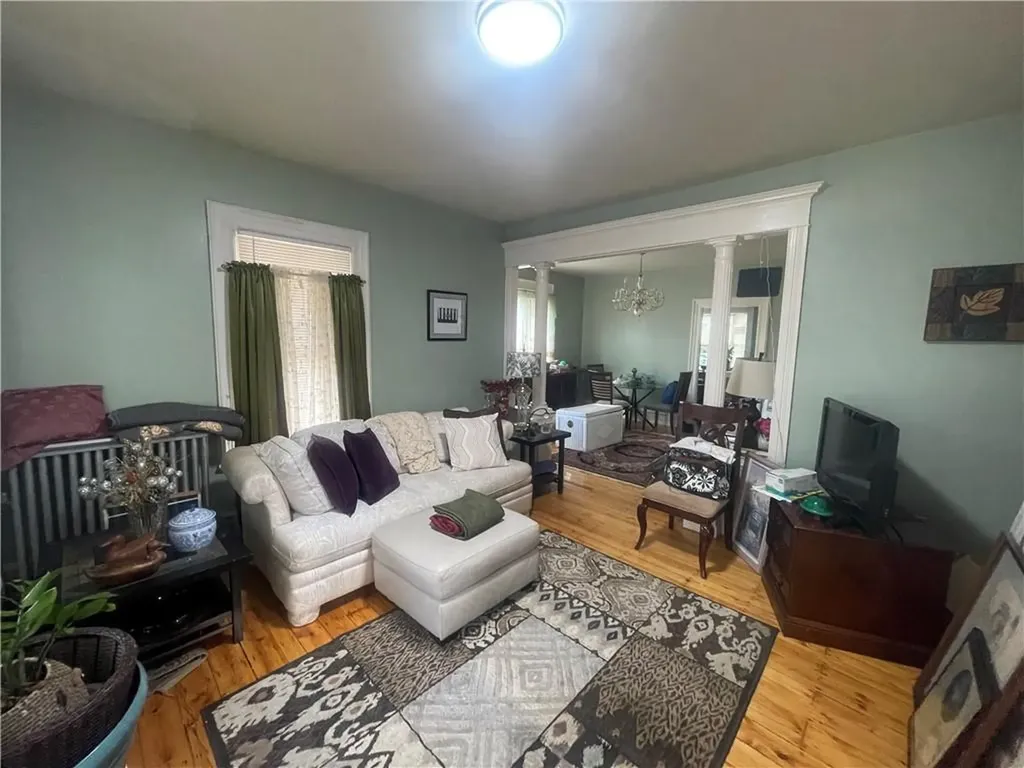 82 Jefferson Avenue Pawtucket RI 02860