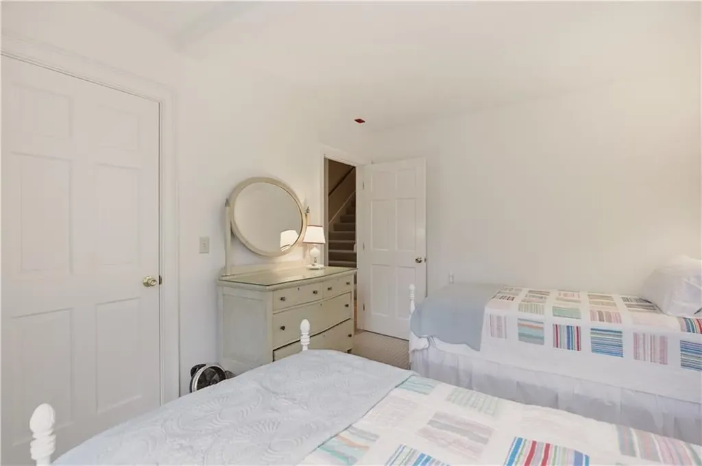 158 Narragansett Avenue Newport RI 02840