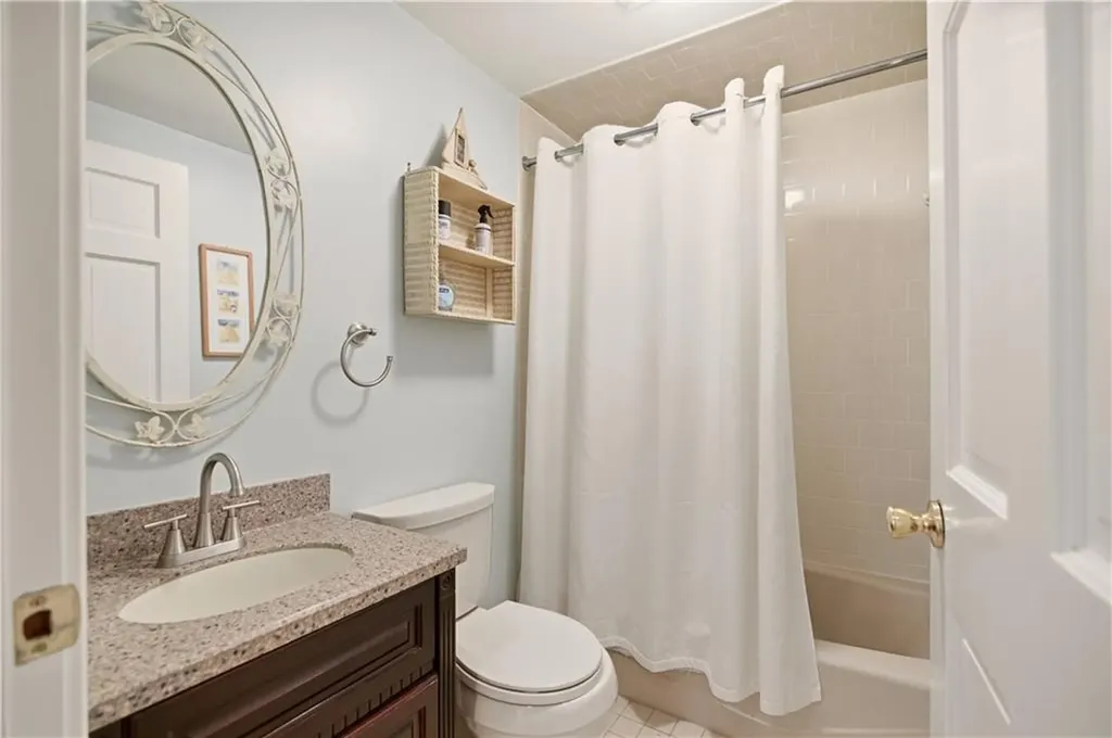 158 Narragansett Avenue Newport RI 02840