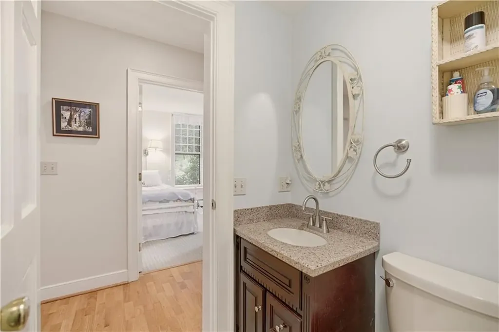 158 Narragansett Avenue Newport RI 02840