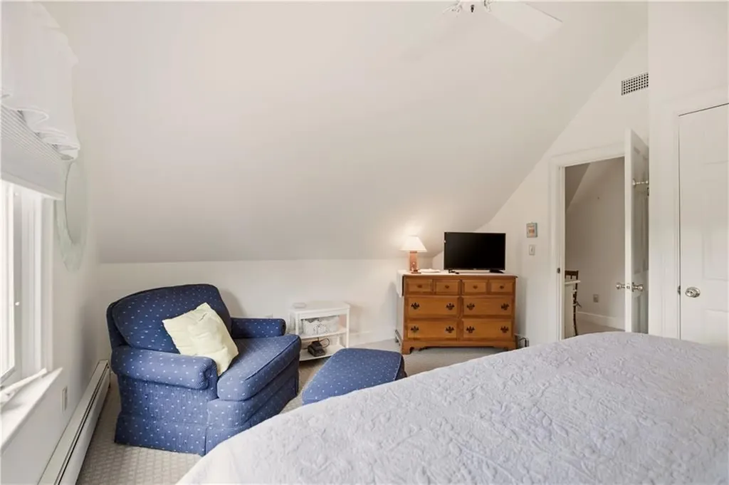 158 Narragansett Avenue Newport RI 02840