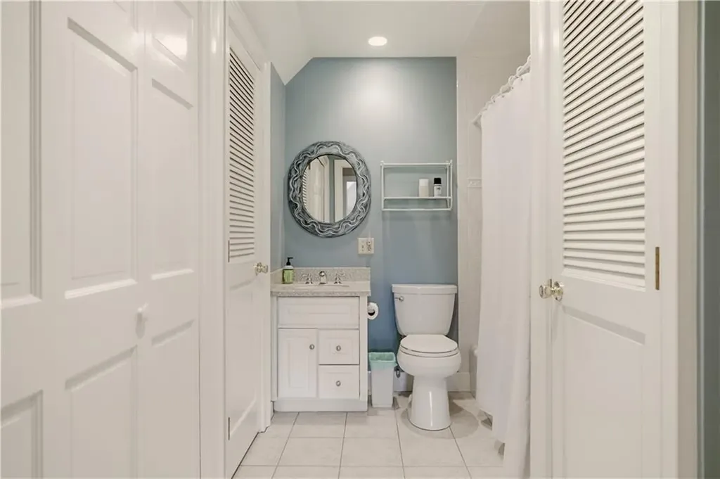 158 Narragansett Avenue Newport RI 02840
