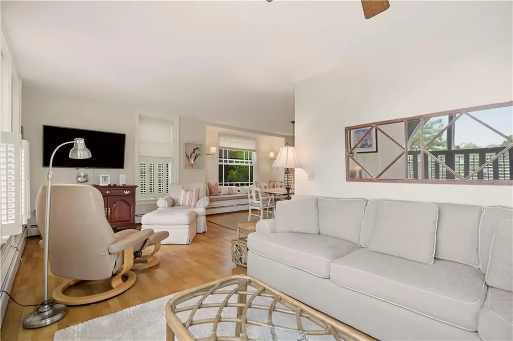 158 Narragansett Avenue Newport RI 02840