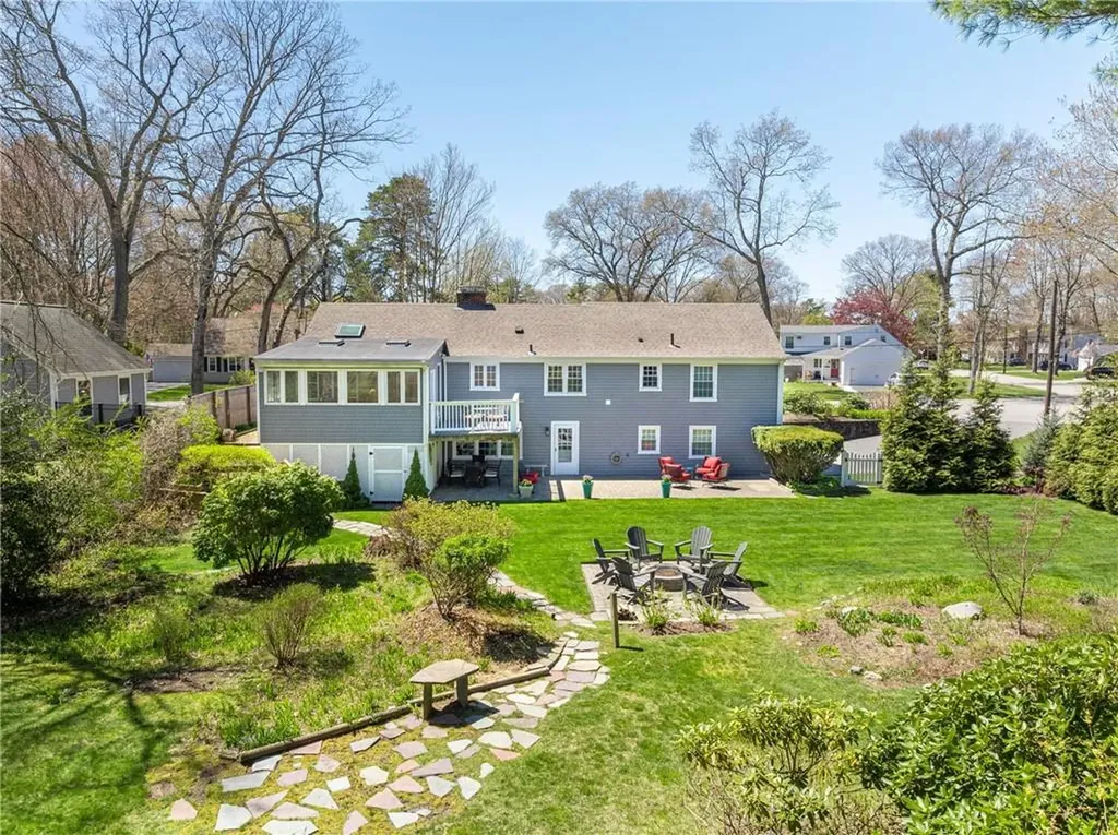20 Bullock Avenue Barrington RI 02806