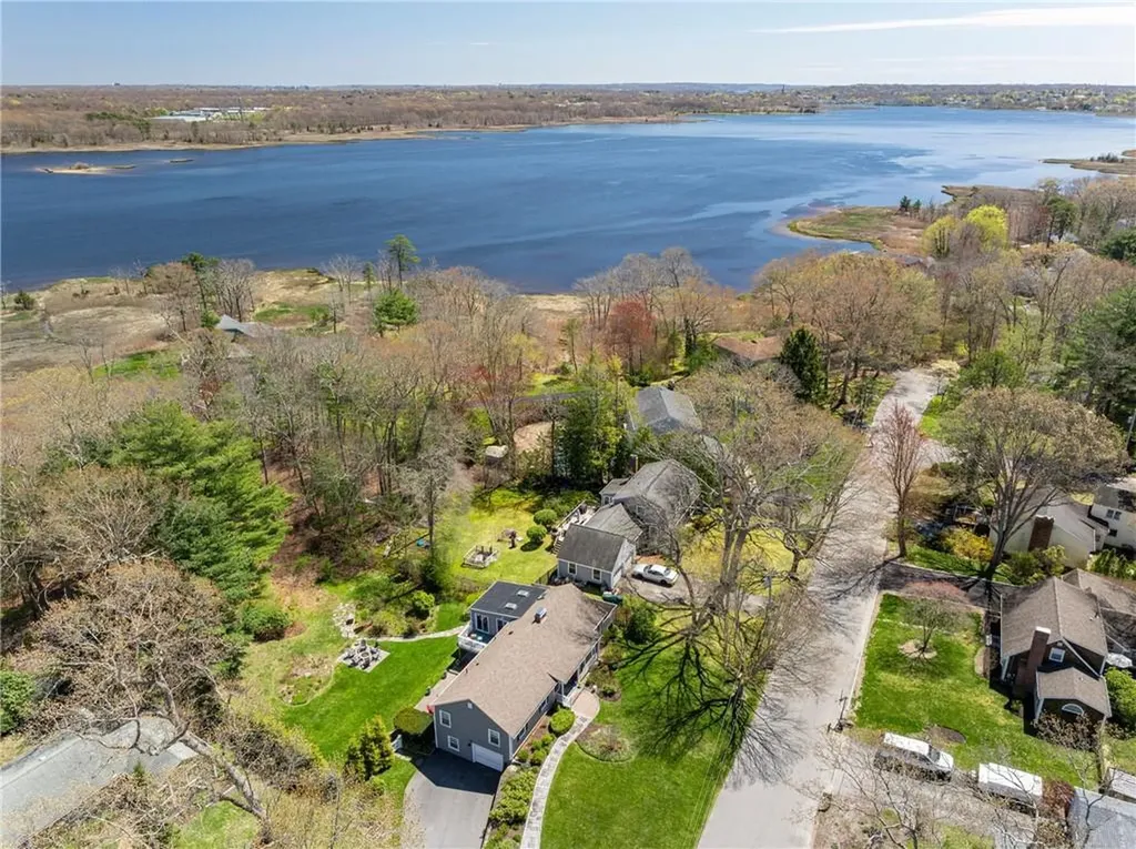 20 Bullock Avenue Barrington RI 02806