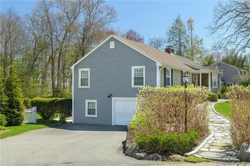 20 Bullock Avenue Barrington RI 02806