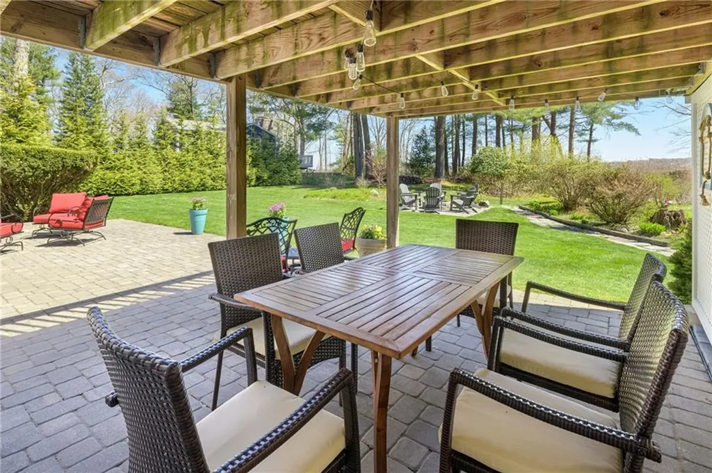 20 Bullock Avenue Barrington RI 02806