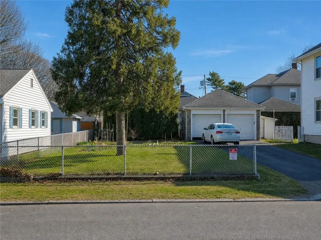 13 15 Cameron Street Pawtucket RI 02861