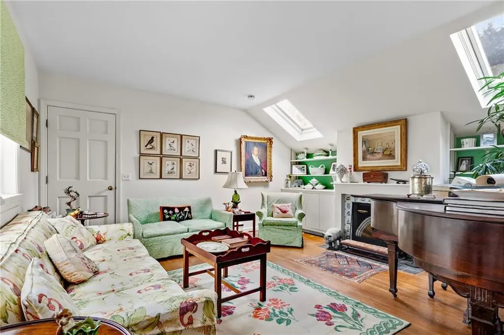18 Ledge Road Newport RI 02840