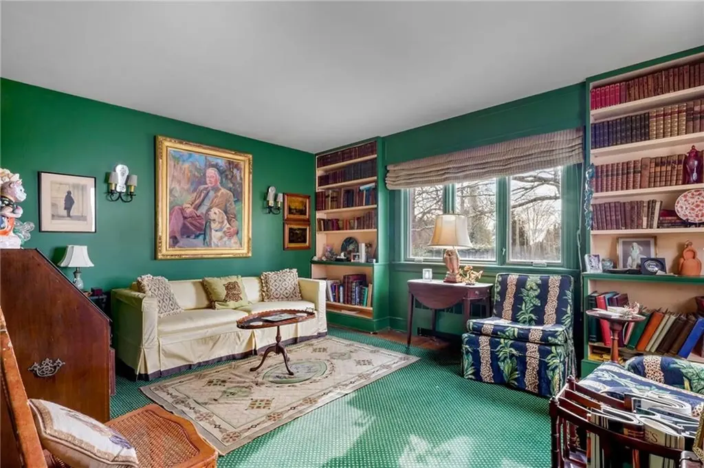 18 Ledge Road Newport RI 02840