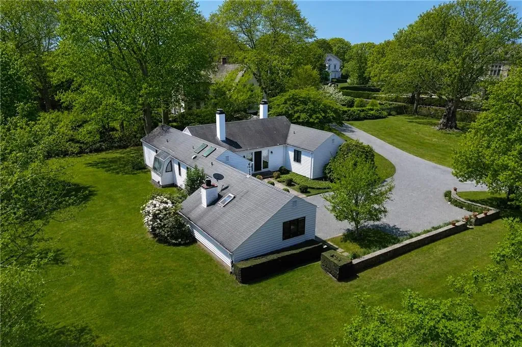 18 Ledge Road Newport RI 02840