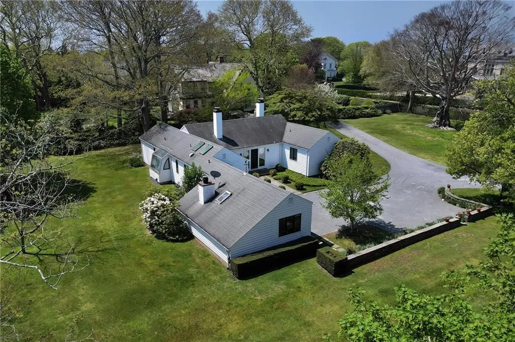 18 Ledge Road Newport RI 02840