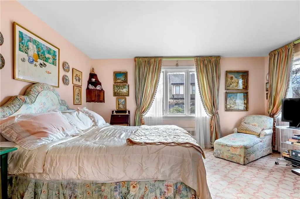 18 Ledge Road Newport RI 02840
