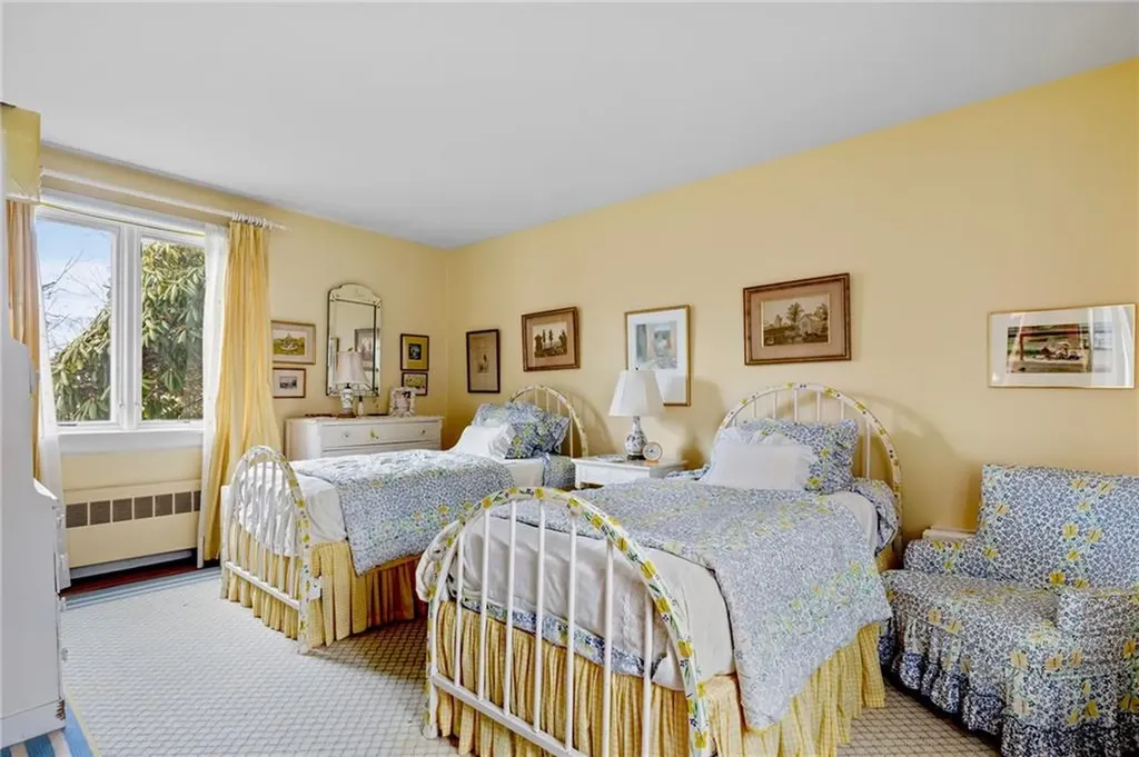 18 Ledge Road Newport RI 02840