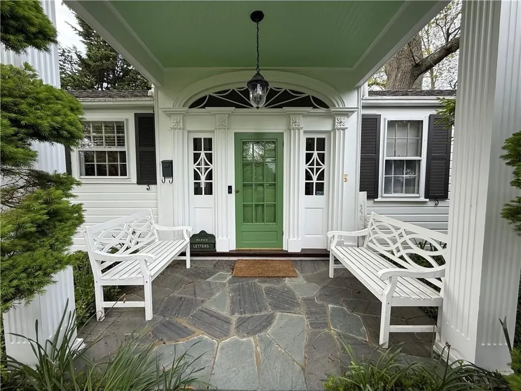 18 Ledge Road Newport RI 02840