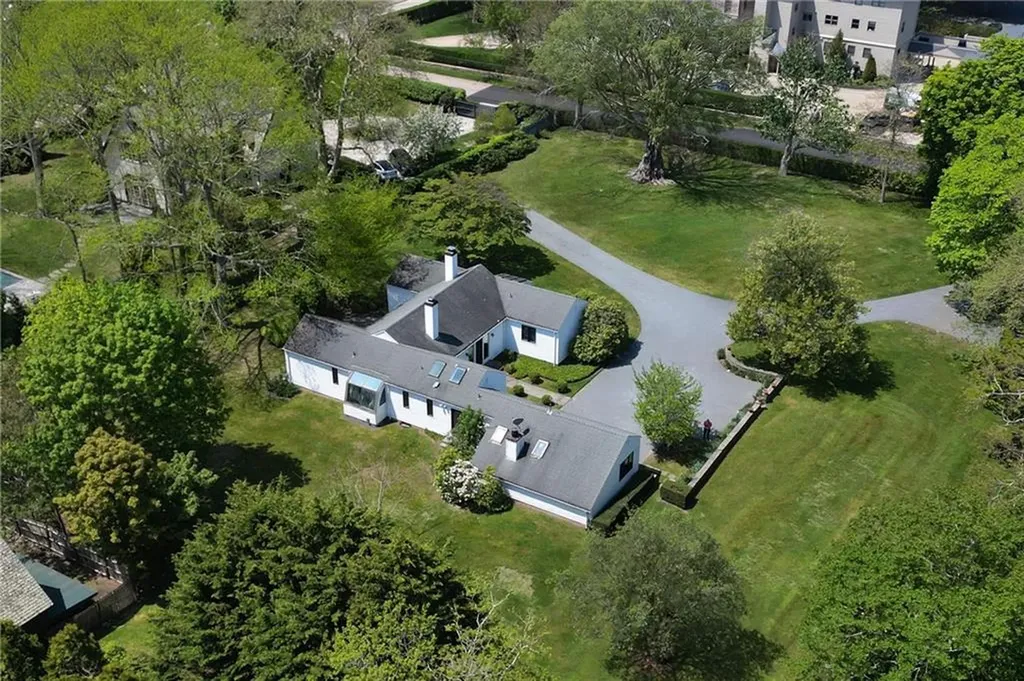 18 Ledge Road Newport RI 02840