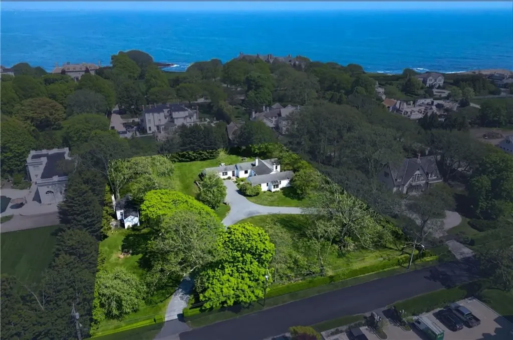 18 Ledge Road Newport RI 02840