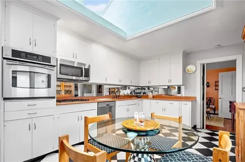 18 Ledge Road Newport RI 02840