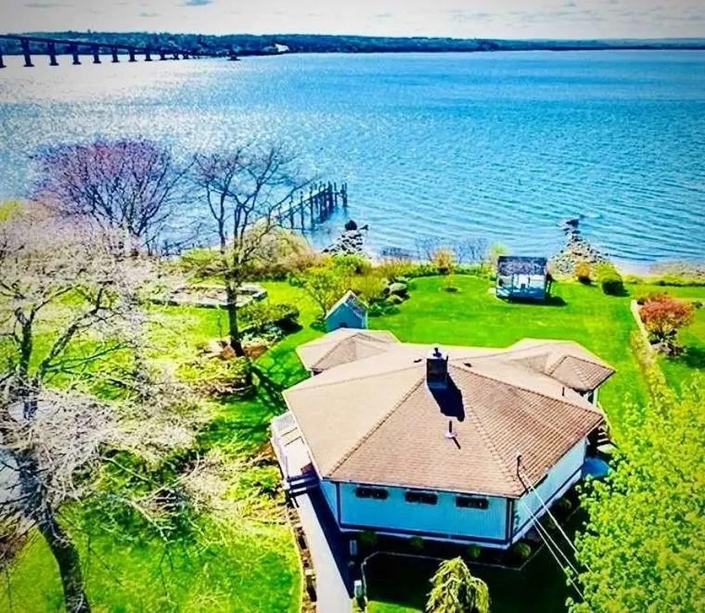 213 Seaside Drive Jamestown RI 02835
