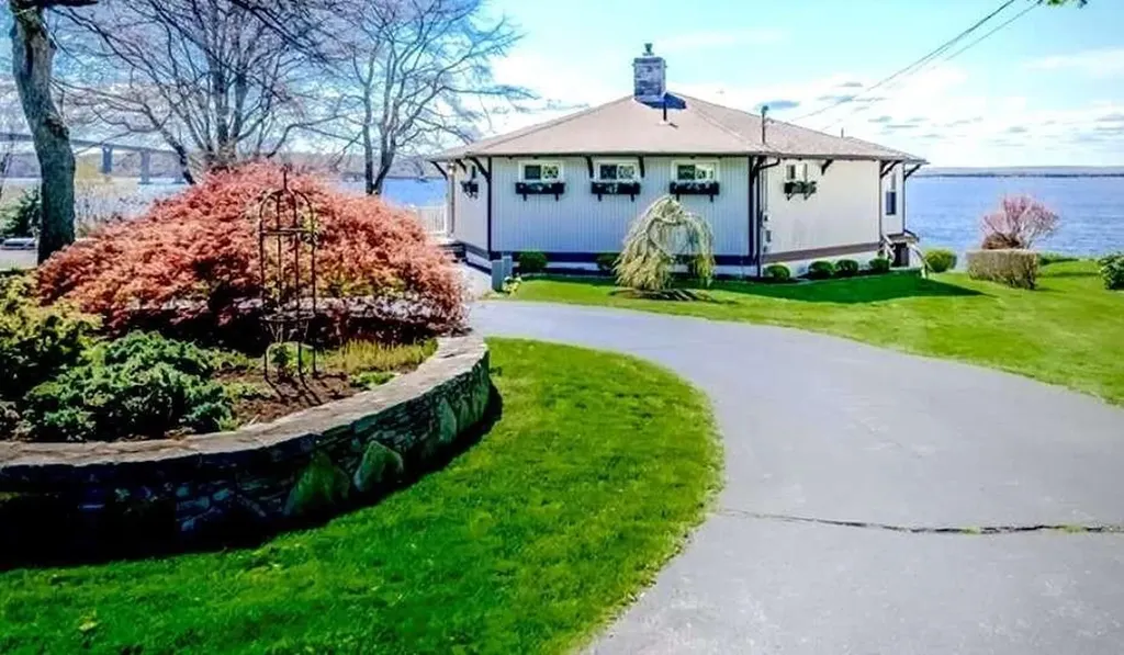 213 Seaside Drive Jamestown RI 02835