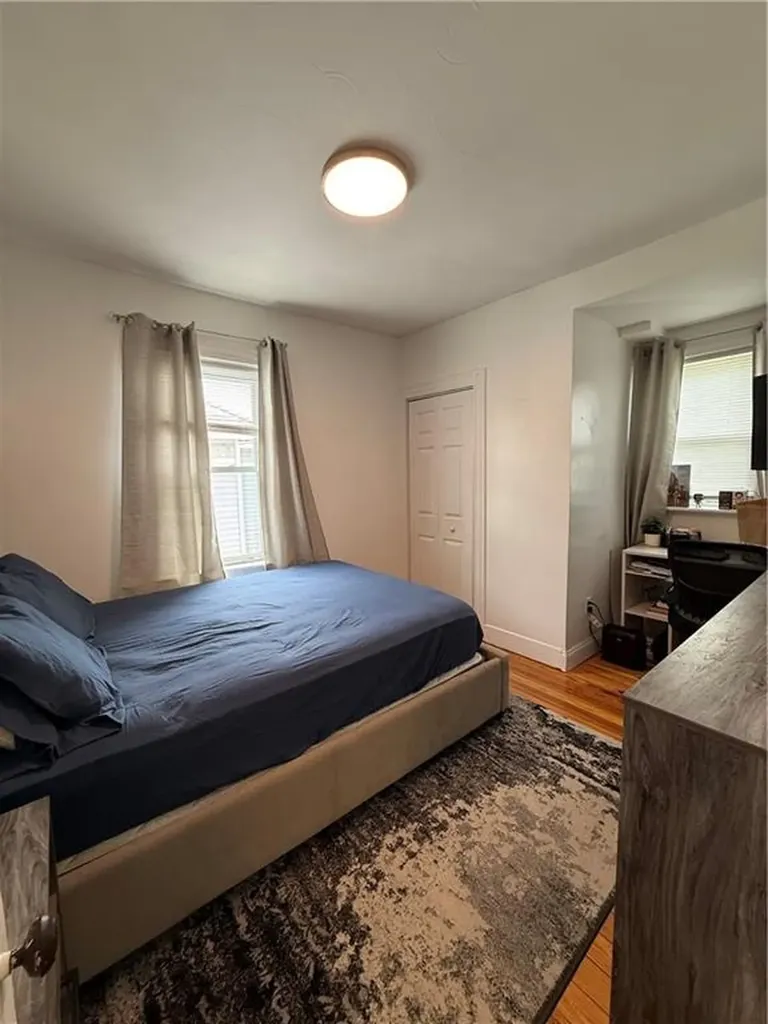 9 Fenmoor Street East Providence RI 02914