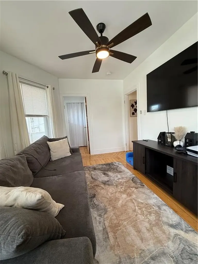 9 Fenmoor Street East Providence RI 02914