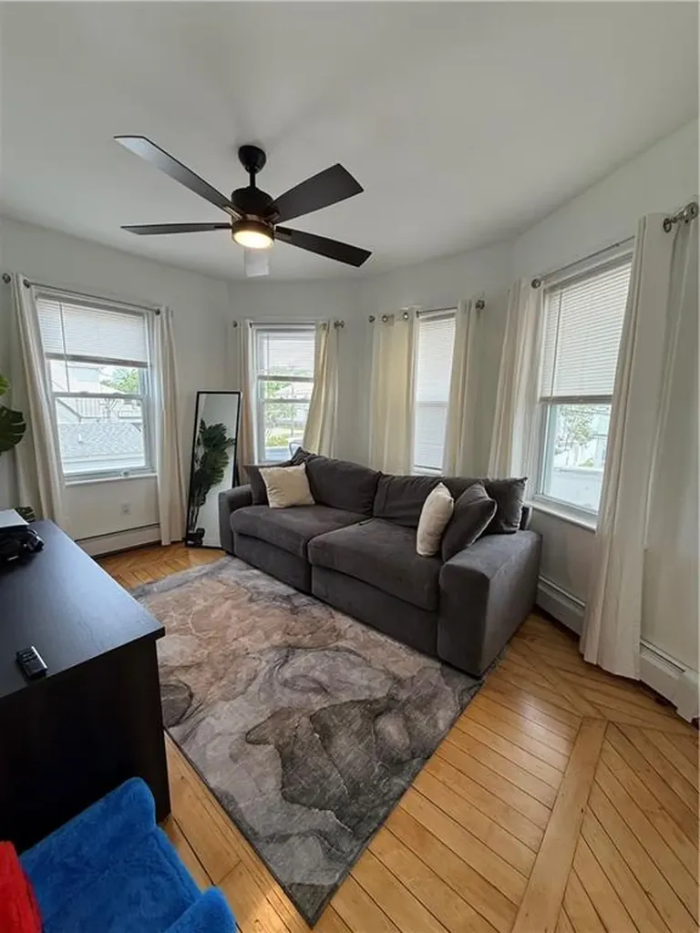 9 Fenmoor Street East Providence RI 02914