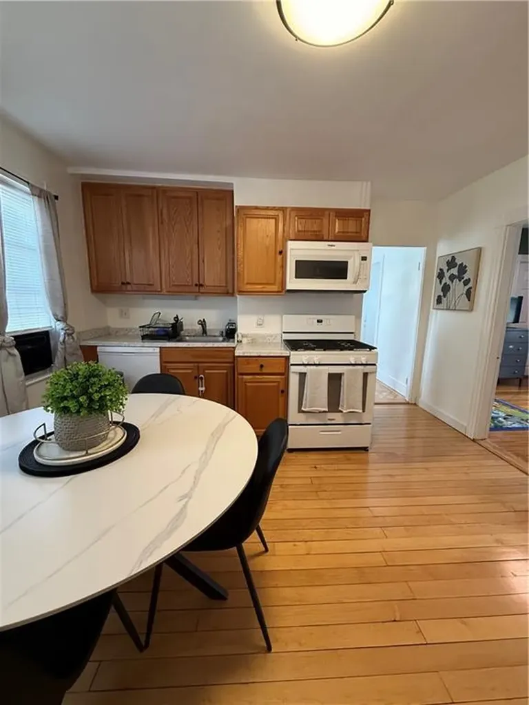 9 Fenmoor Street East Providence RI 02914