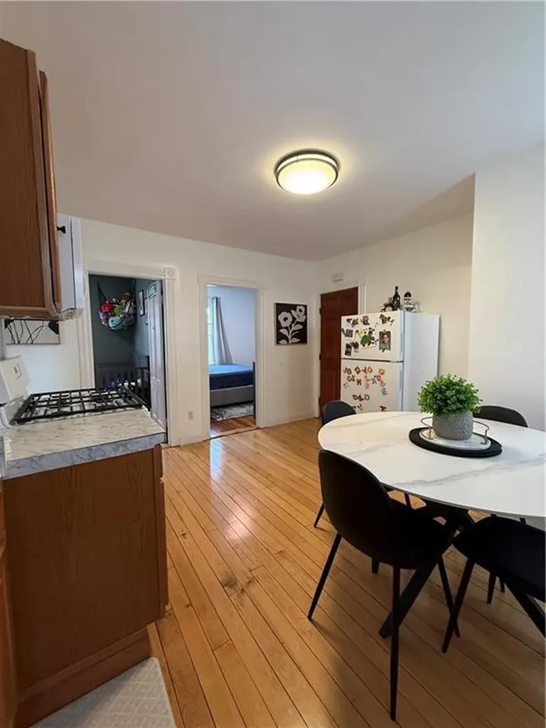 9 Fenmoor Street East Providence RI 02914