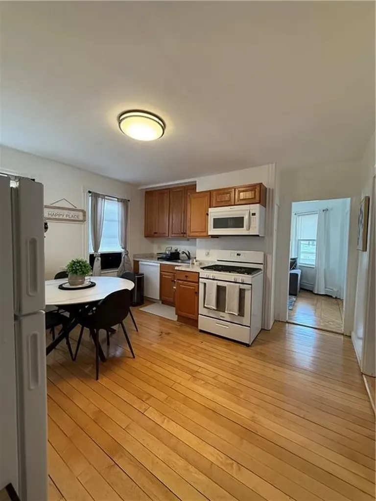 9 Fenmoor Street East Providence RI 02914