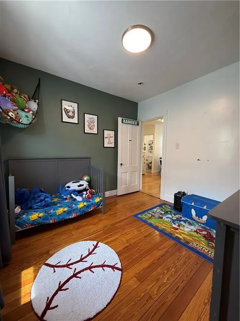 9 Fenmoor Street East Providence RI 02914