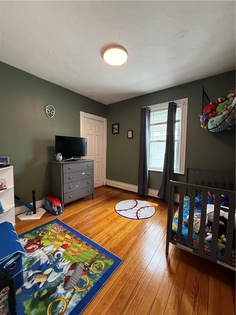 9 Fenmoor Street East Providence RI 02914