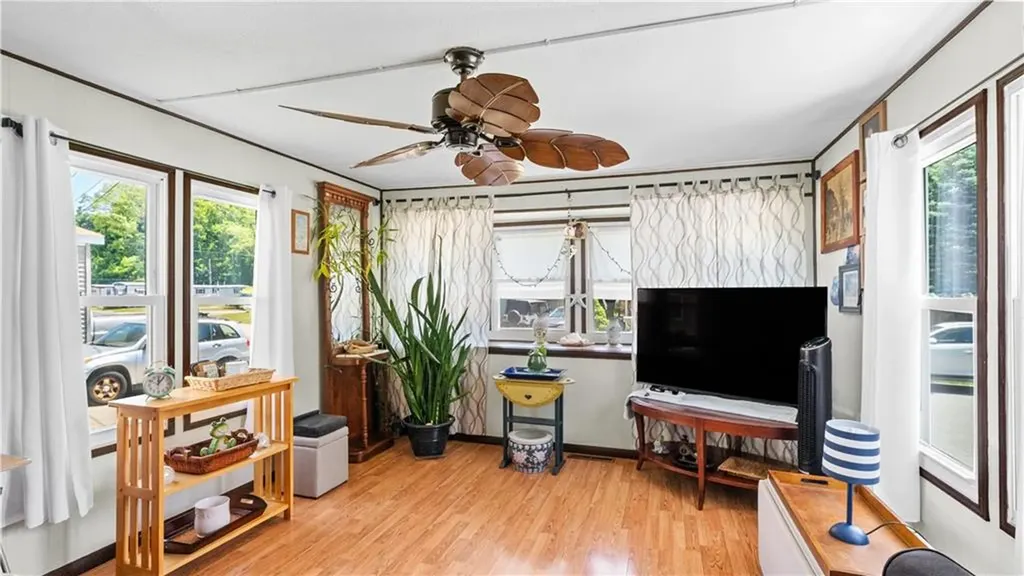 979 #8 Toll Gate Road Warwick RI 02886