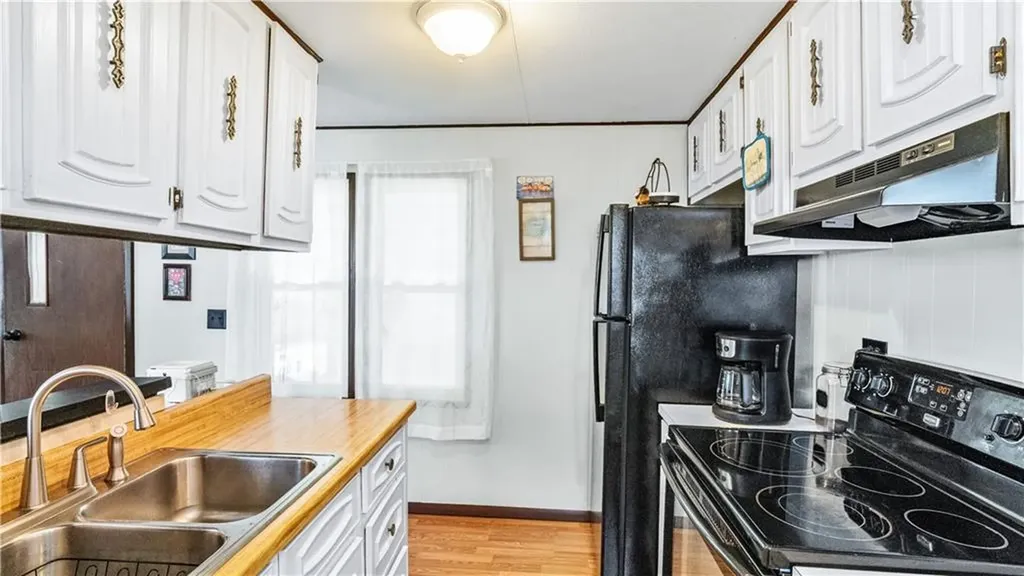 979 #8 Toll Gate Road Warwick RI 02886