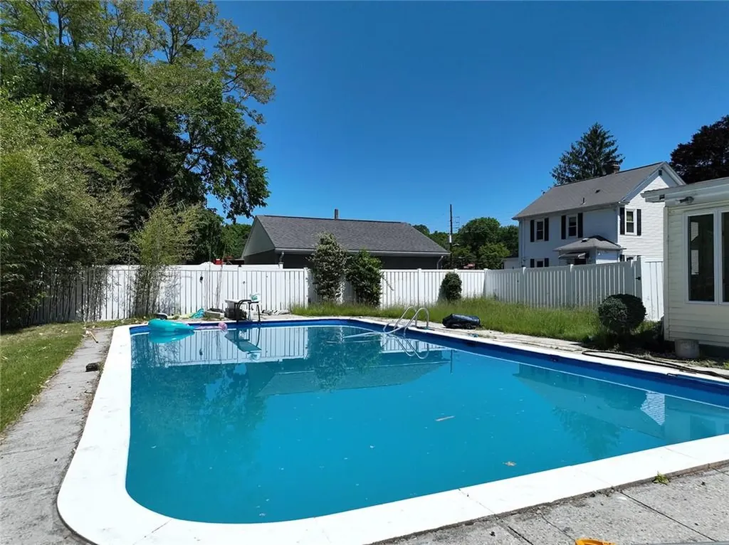 398 Great Road Lincoln RI 02865