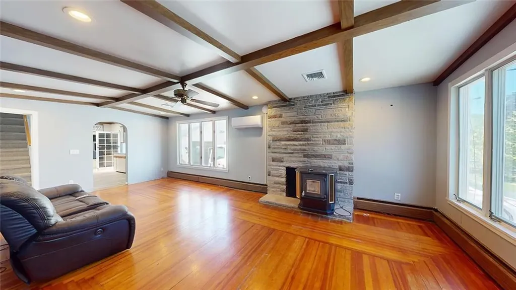 398 Great Road Lincoln RI 02865