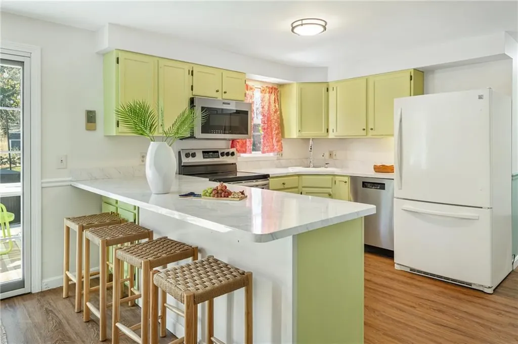20 Samson Lane Middletown RI 02842
