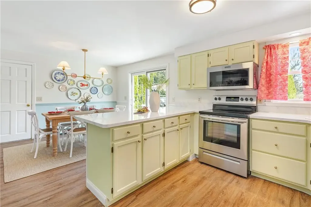 20 Samson Lane Middletown RI 02842