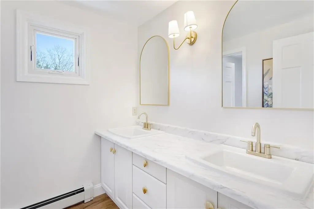 20 Samson Lane Middletown RI 02842