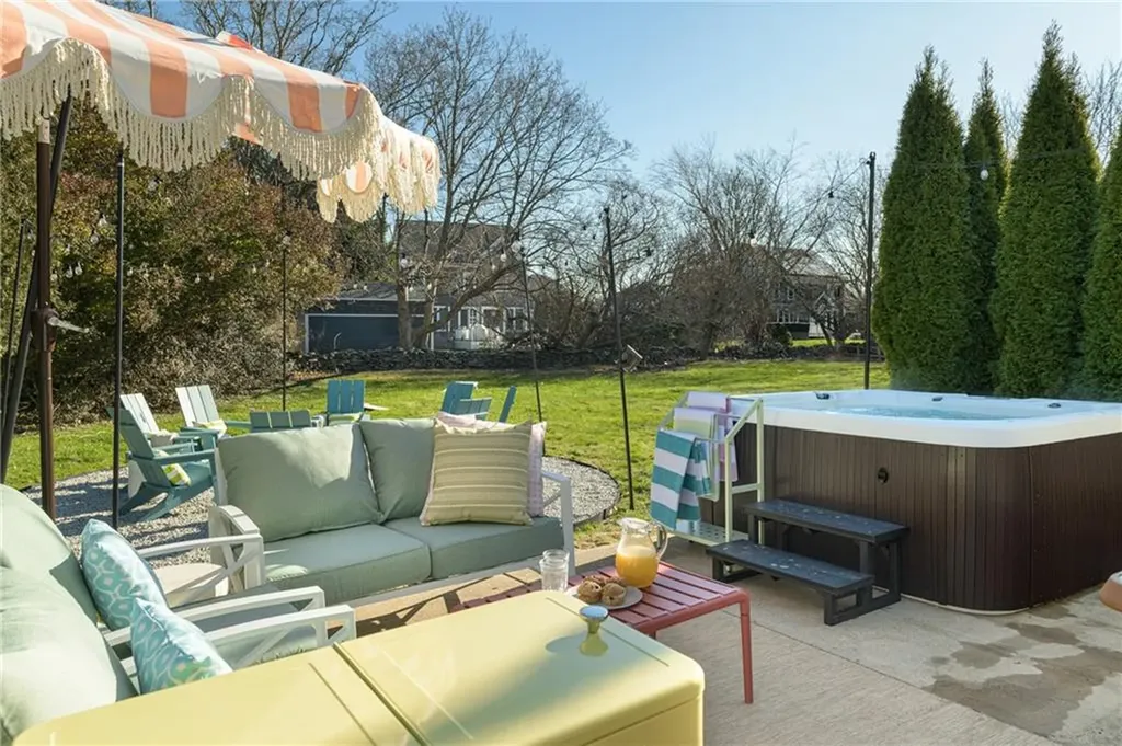 20 Samson Lane Middletown RI 02842