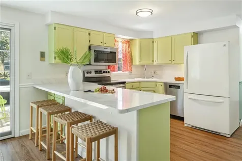 20 Samson Lane Middletown RI 02842