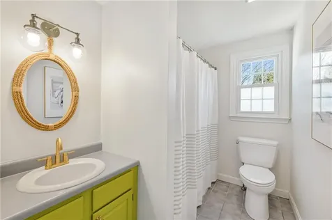 20 Samson Lane Middletown RI 02842