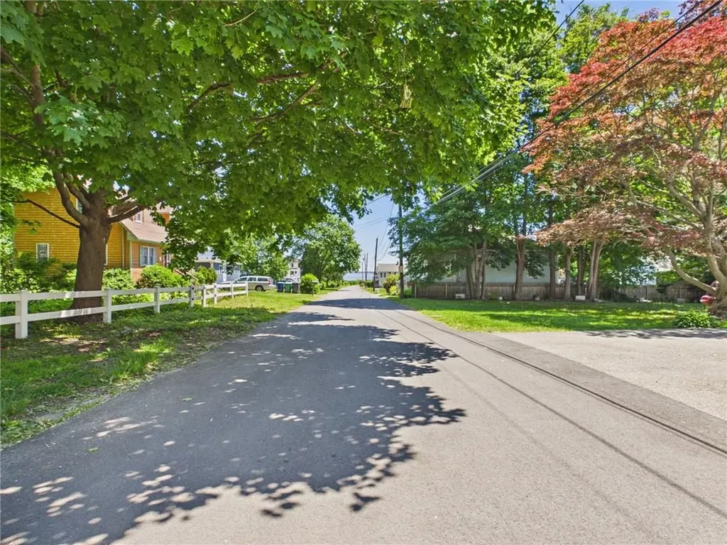 112 Longmeadow Avenue Warwick RI 02889