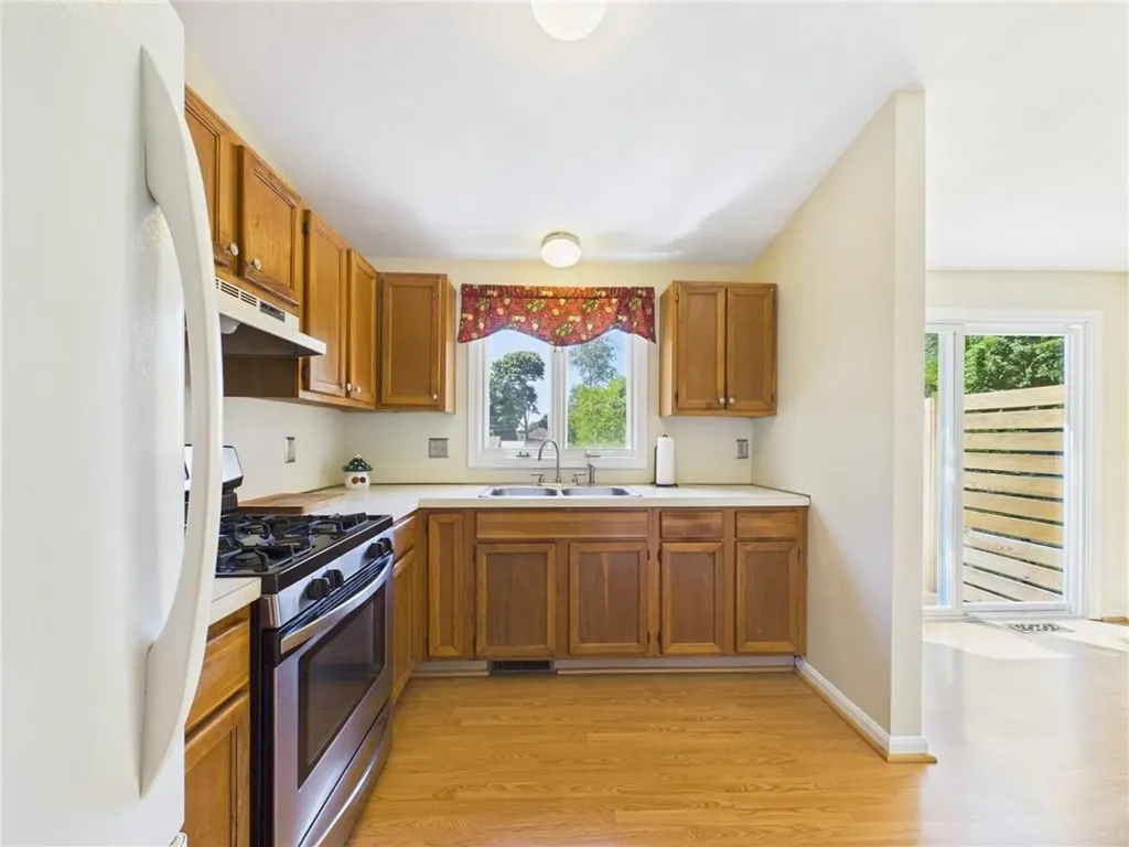 112 Longmeadow Avenue Warwick RI 02889