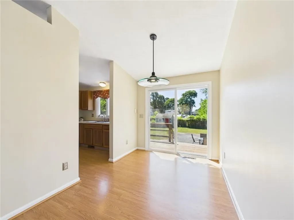 112 Longmeadow Avenue Warwick RI 02889